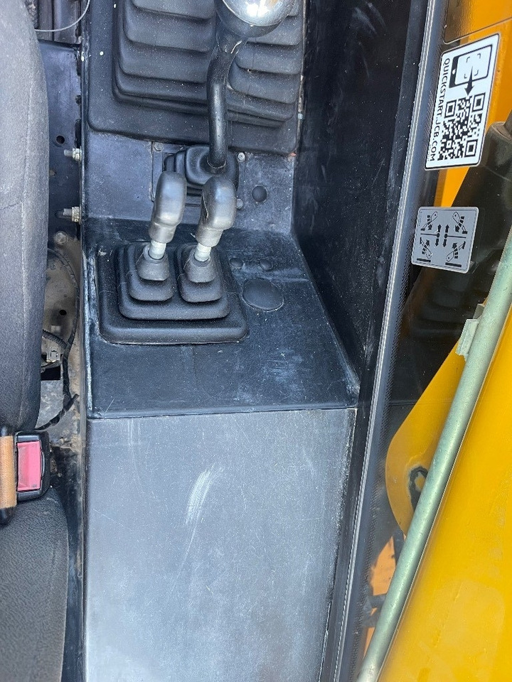 Teleszkópos rakodó JCB 533-105: 10 kép.