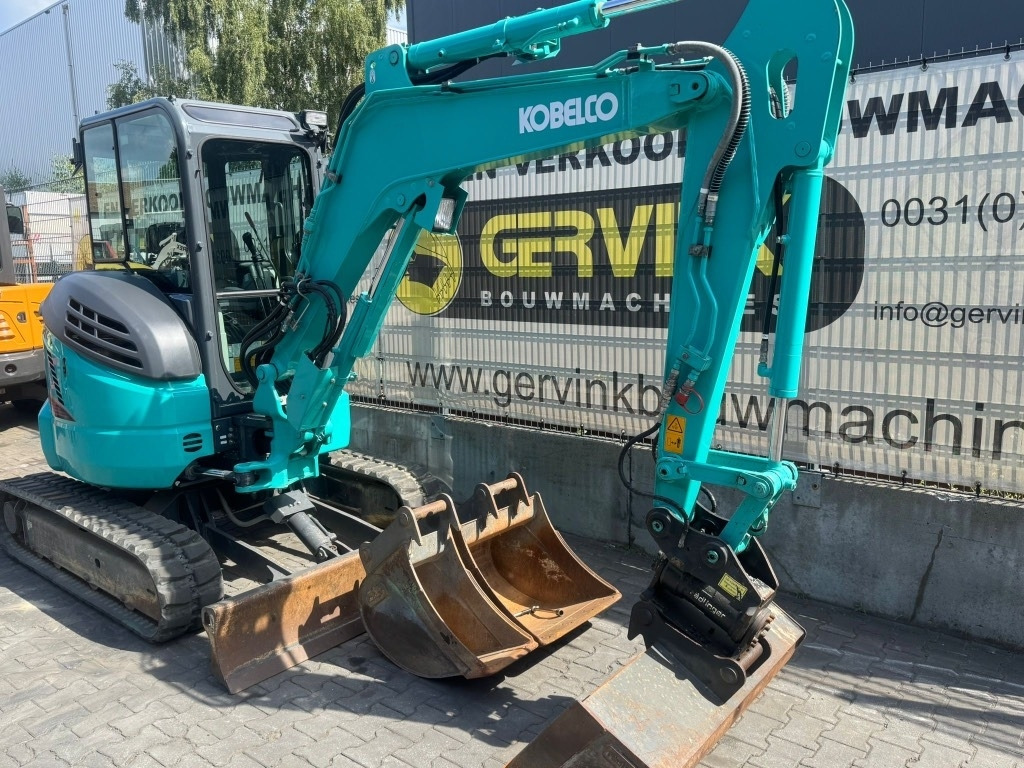 Kobelco SK 35 SR - Minikotró: 4 kép. Kobelco SK 35 SR - Minikotró: 4 kép.