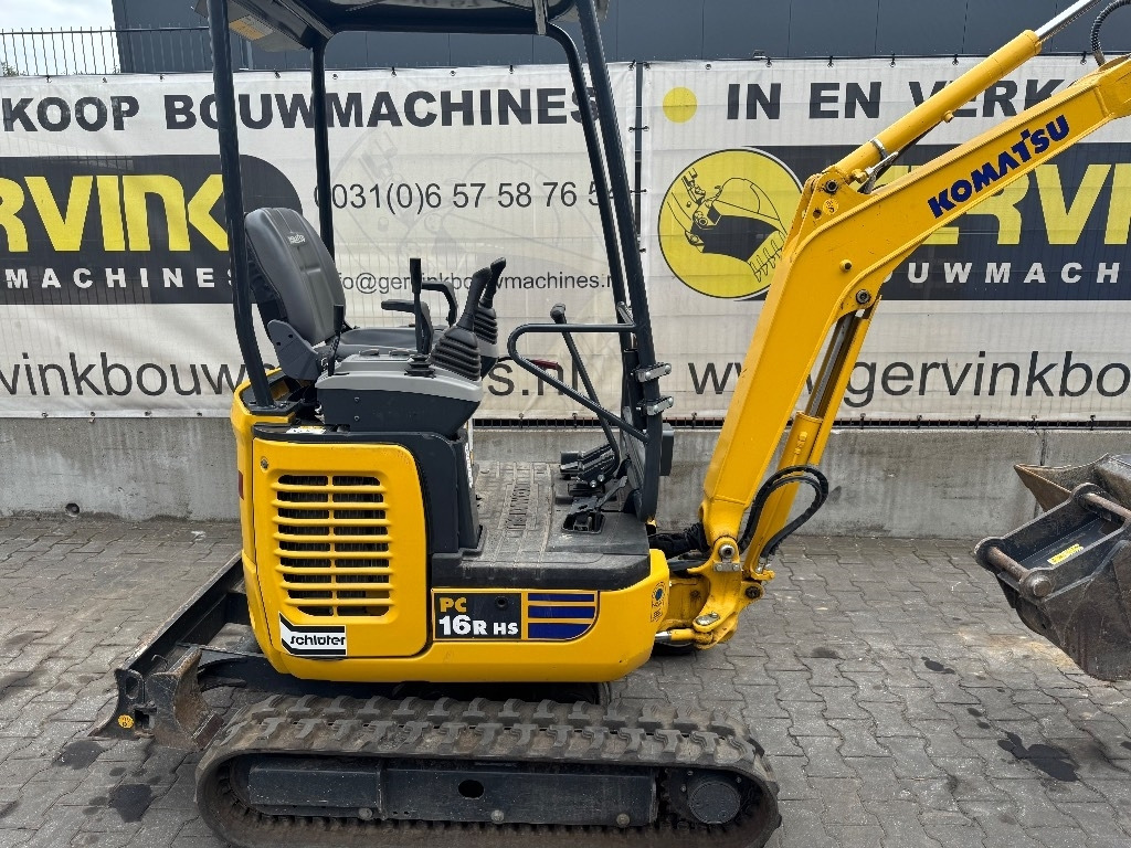 Komatsu PC 16 R-3HS - Minikotró: 2 kép. Komatsu PC 16 R-3HS - Minikotró: 2 kép.
