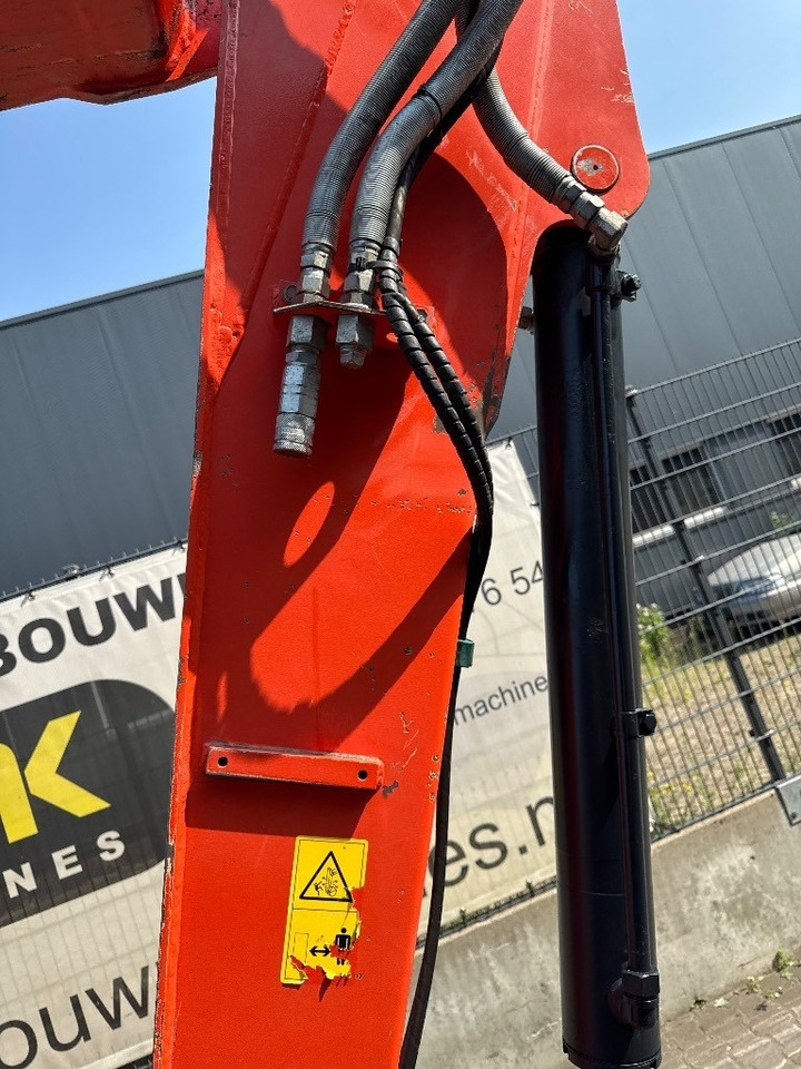 Kubota KX 80-4 - Minikotró: 4 kép. Kubota KX 80-4 - Minikotró: 4 kép.
