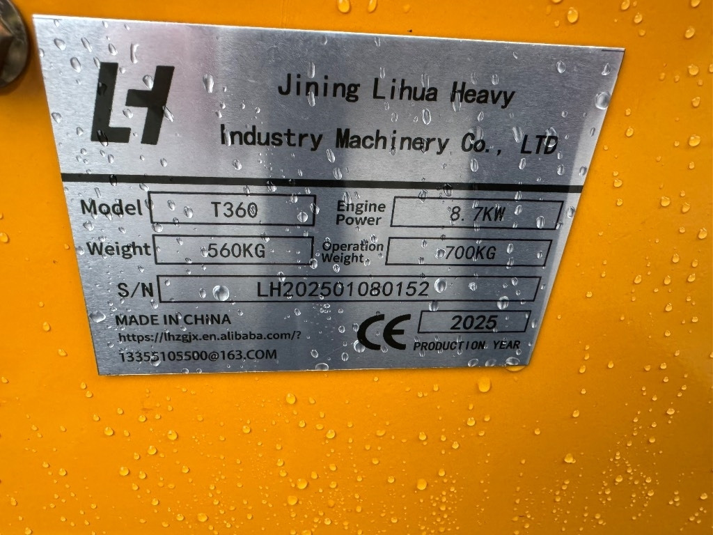 LT T360 - Lánctalpas homlokrakodó: 2 kép. LT T360 - Lánctalpas homlokrakodó: 2 kép.