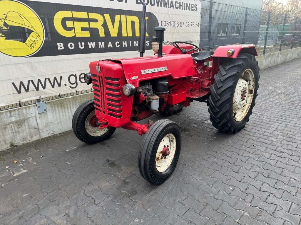 McCormick Oltimer - Traktor: 3 kép. McCormick Oltimer - Traktor: 3 kép.