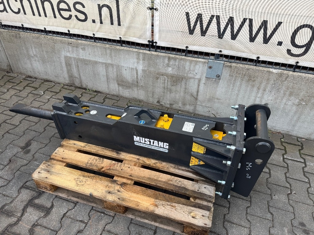 Mustang HM 1002 - Hidraulikus törőfej - Építőipari gépek: 1 kép. Mustang HM 1002 - Hidraulikus törőfej - Építőipari gépek: 1 kép.