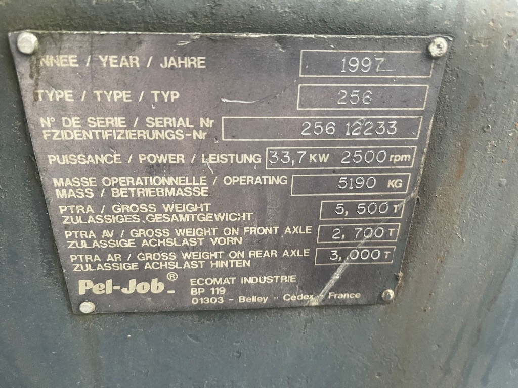 Peljop EW 256  - Gumikerekes kotró: 4 kép. Peljop EW 256  - Gumikerekes kotró: 4 kép.