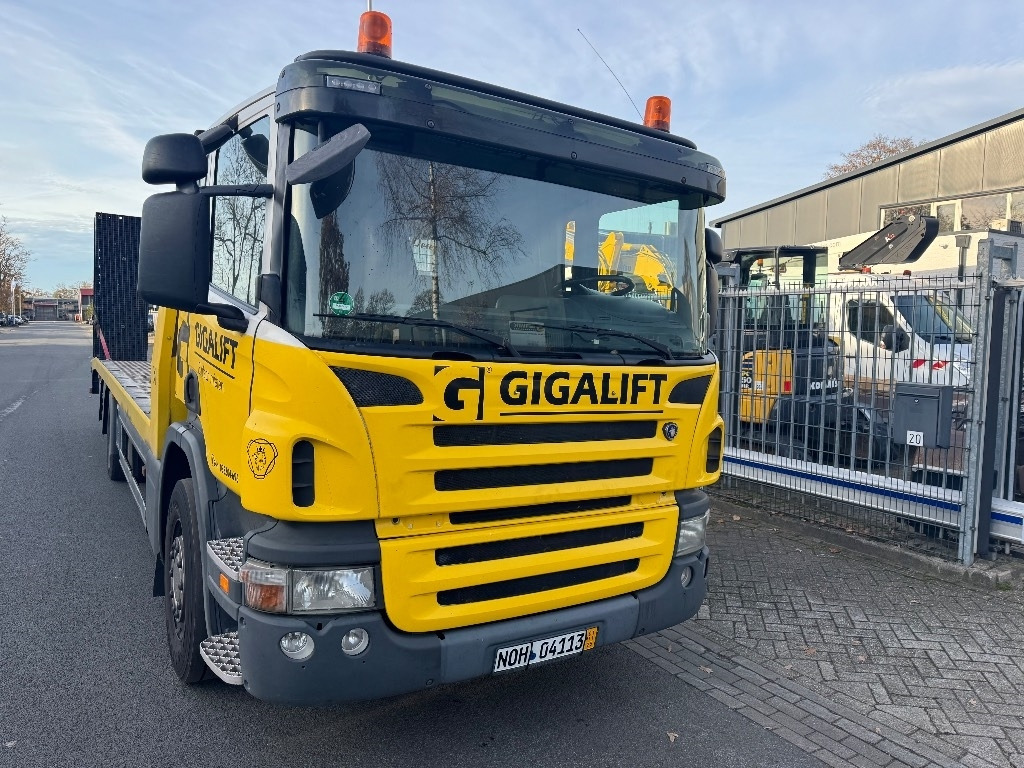 Scania P 340 - Dobozos felépítményű teherautó: 2 kép. Scania P 340 - Dobozos felépítményű teherautó: 2 kép.