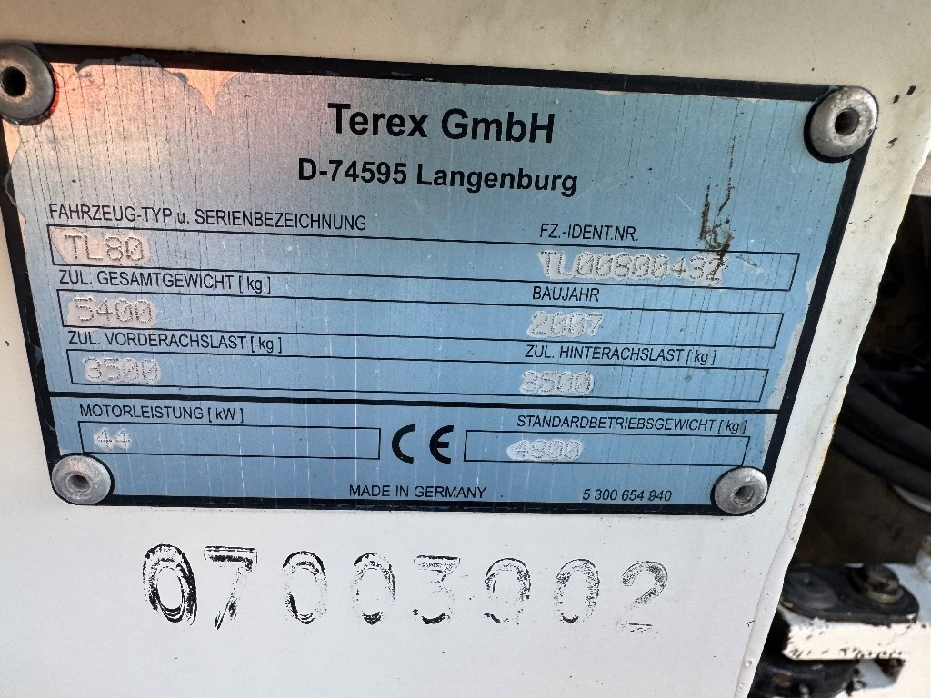 Terex TL 80 - Gumikerekes homlokrakodó: 3 kép. Terex TL 80 - Gumikerekes homlokrakodó: 3 kép.