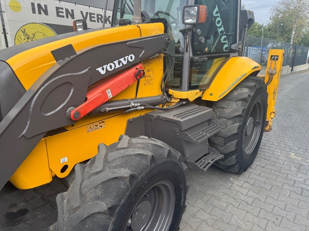 Volvo BL 71 - Kotrórakodó: 4 kép. Volvo BL 71 - Kotrórakodó: 4 kép.