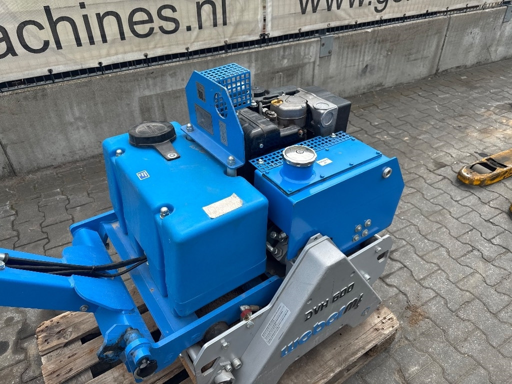 Weber SHV 600 - Talajtömörítő: 2 kép. Weber SHV 600 - Talajtömörítő: 2 kép.