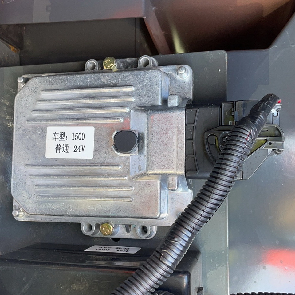 OCEANUS OC-800MB Controller for Loader - Erőátvitel - Gumikerekes homlokrakodó: 3 kép. OCEANUS OC-800MB Controller for Loader - Erőátvitel - Gumikerekes homlokrakodó: 3 kép.