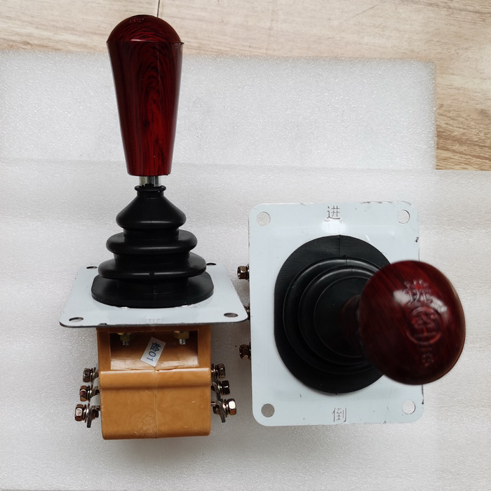 Qingdao Promising FLAND EL45 Electric Wheel Loader Forward Reverse Toggle Switch - Sebességváltó kar - Gumikerekes homlokrakodó: 5 kép. Qingdao Promising FLAND EL45 Electric Wheel Loader Forward Reverse Toggle Switch - Sebességváltó kar - Gumikerekes homlokrakodó: 5 kép.
