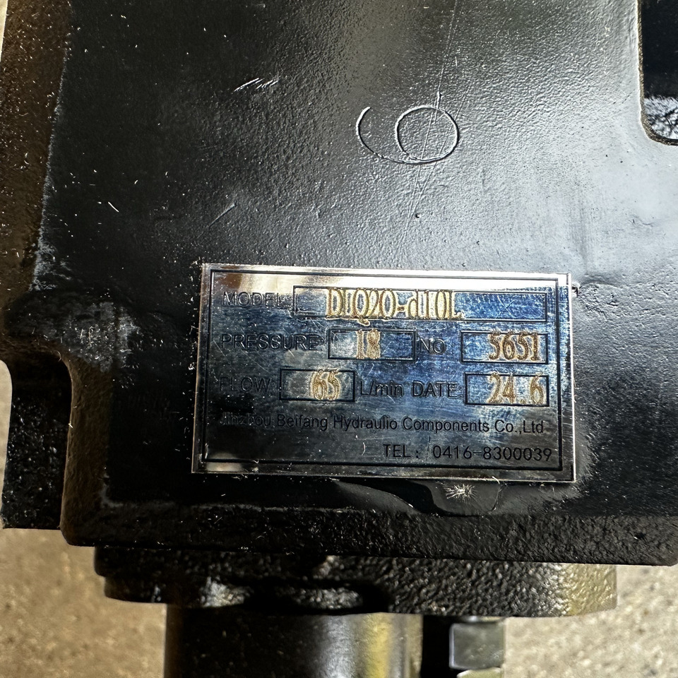 Qingdao Promising Hydraulic Directional Valve DLQ20-d10L - Hidraulikus szelep - Gumikerekes homlokrakodó: 2 kép. Qingdao Promising Hydraulic Directional Valve DLQ20-d10L - Hidraulikus szelep - Gumikerekes homlokrakodó: 2 kép.