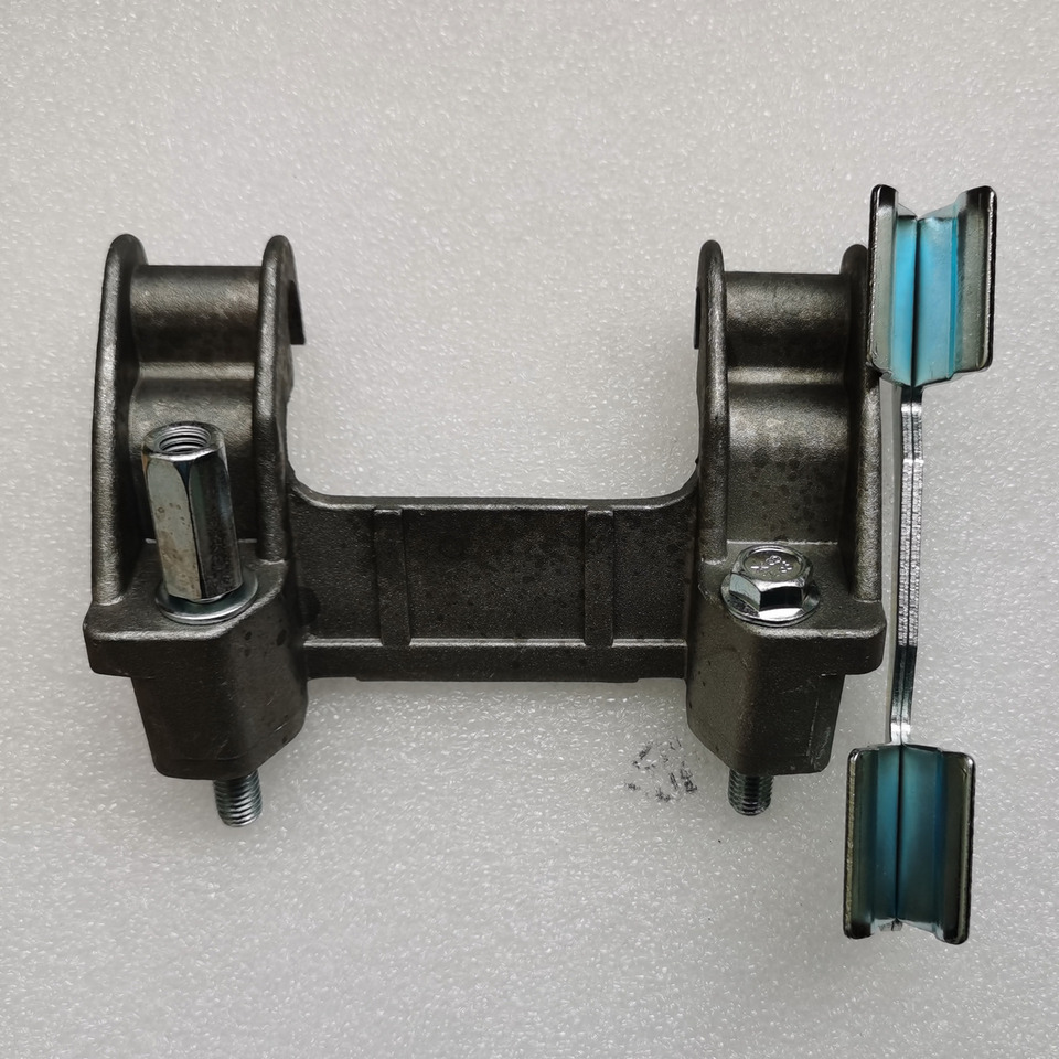 Qingdao Promising KOOP Genuine Fuel Tank Bracket - Üzemanyagrendszer - Gumikerekes homlokrakodó: 2 kép. Qingdao Promising KOOP Genuine Fuel Tank Bracket - Üzemanyagrendszer - Gumikerekes homlokrakodó: 2 kép.
