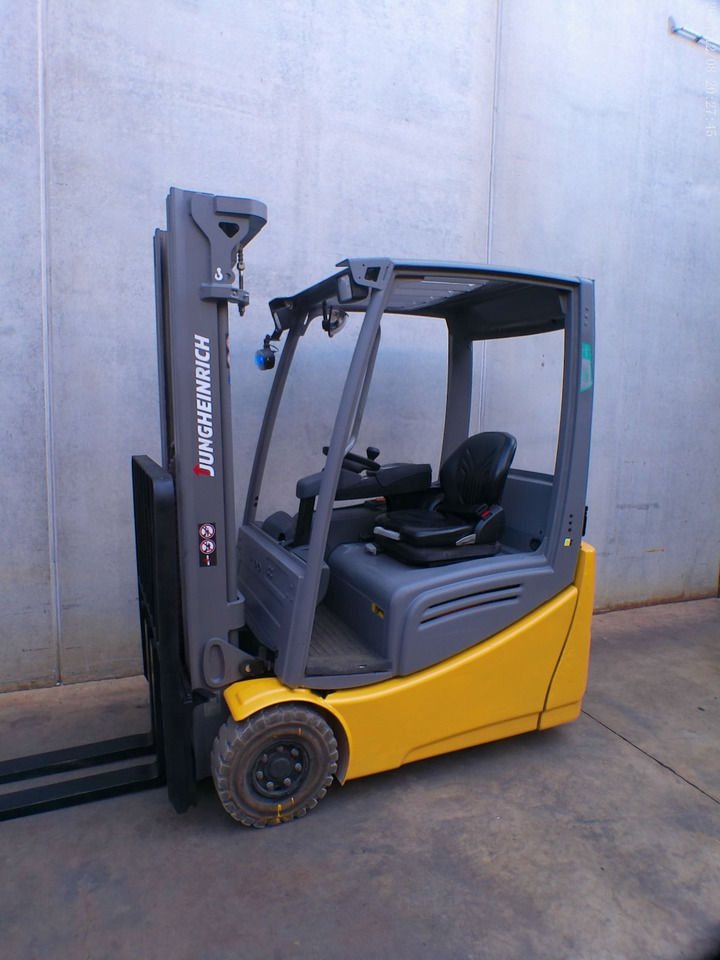 Jungheinrich EFG 216k 480 DZ Li-Ion - Elektromos targonca: 3 kép. Jungheinrich EFG 216k 480 DZ Li-Ion - Elektromos targonca: 3 kép.