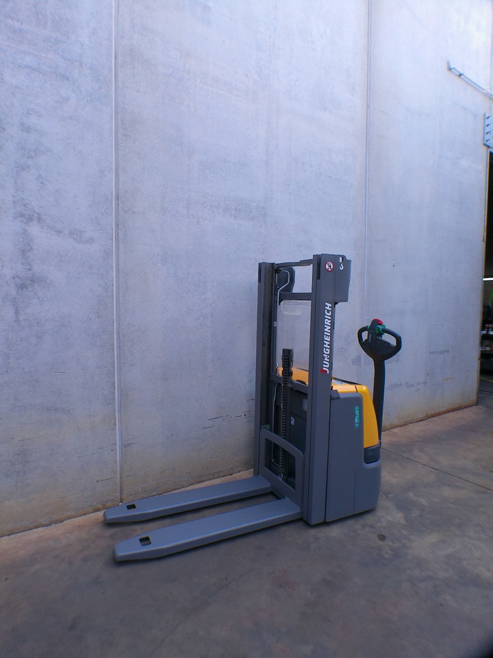 Jungheinrich EJC 110 250 ZZ - Emelőtargoncá: 2 kép. Jungheinrich EJC 110 250 ZZ - Emelőtargoncá: 2 kép.