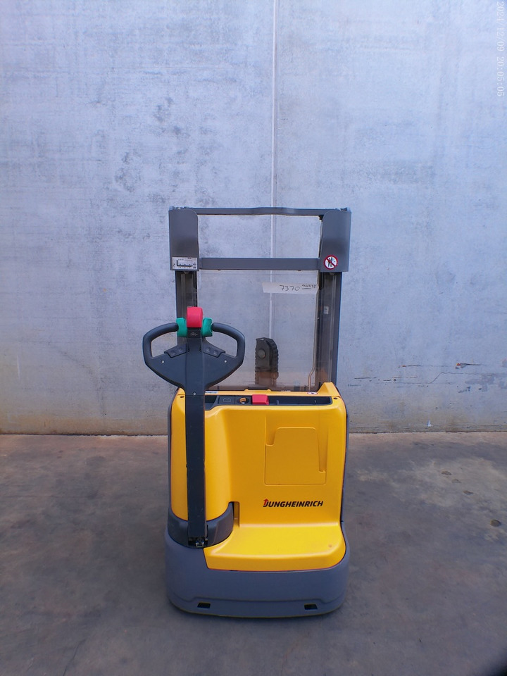 Jungheinrich EJC 110 250 ZZ - Emelőtargoncá: 5 kép. Jungheinrich EJC 110 250 ZZ - Emelőtargoncá: 5 kép.