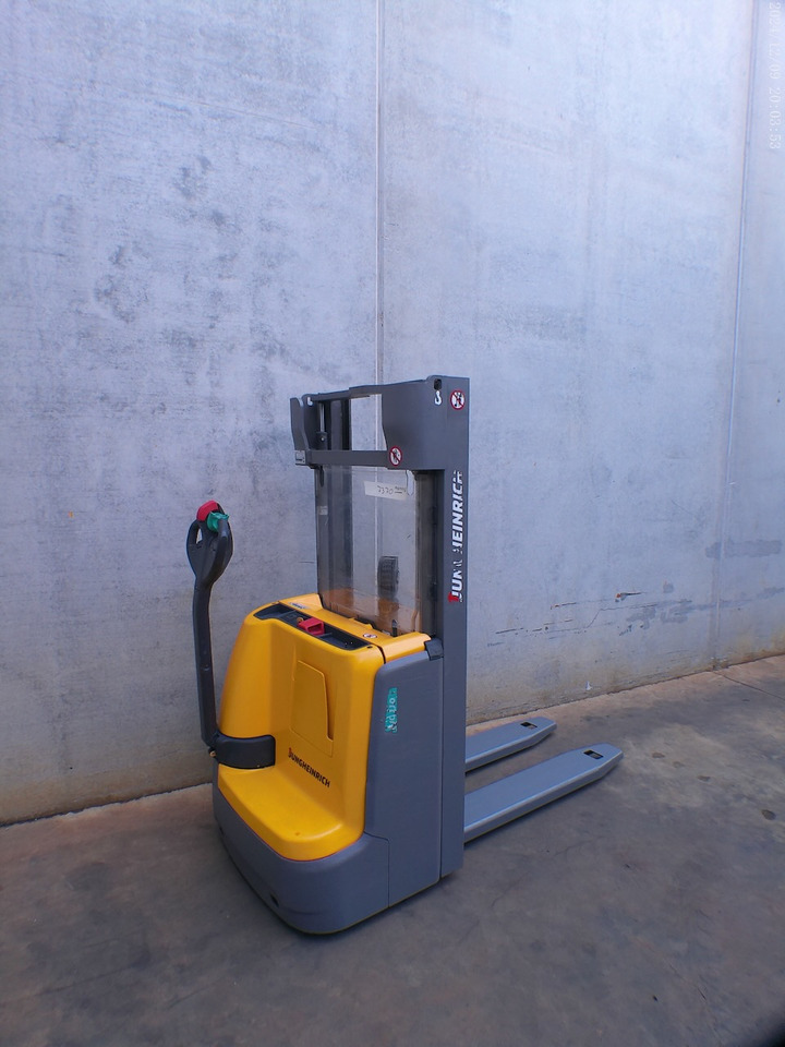 Jungheinrich EJC 110 250 ZZ - Emelőtargoncá: 3 kép. Jungheinrich EJC 110 250 ZZ - Emelőtargoncá: 3 kép.