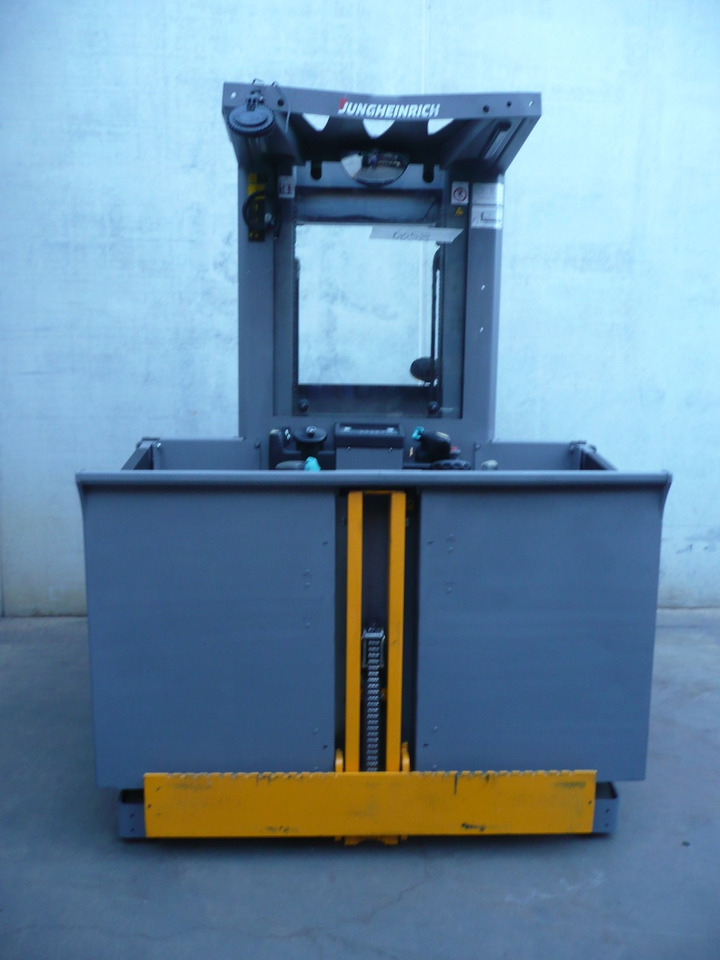 Jungheinrich EKS 312 Z+I 475 DZ - Komissiózó targoncá: 5 kép. Jungheinrich EKS 312 Z+I 475 DZ - Komissiózó targoncá: 5 kép.