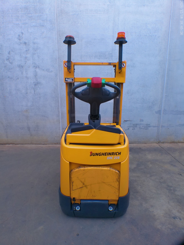 Jungheinrich ERC 216 240 ZT - Emelőtargoncá: 5 kép. Jungheinrich ERC 216 240 ZT - Emelőtargoncá: 5 kép.