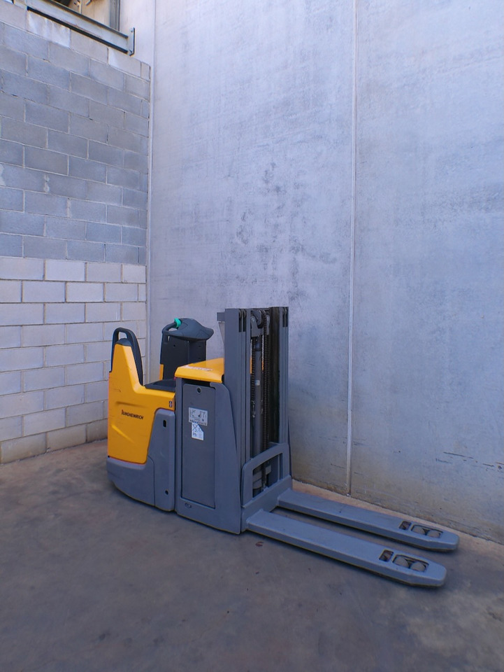 Jungheinrich ERD 220 290 DT - Emelőtargoncá: 4 kép. Jungheinrich ERD 220 290 DT - Emelőtargoncá: 4 kép.