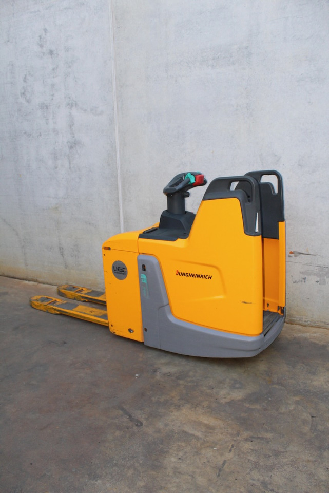 Jungheinrich ERE 225 LI-ION - Kézi raklapemelő: 1 kép. Jungheinrich ERE 225 LI-ION - Kézi raklapemelő: 1 kép.