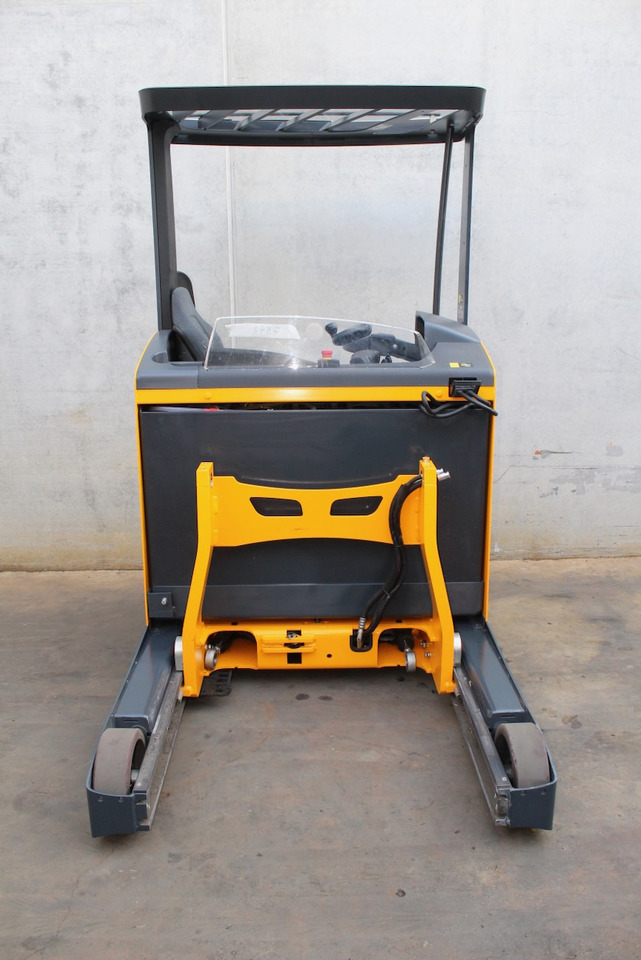 Jungheinrich ETV 214 902 DZ - Tolóoszlopos targoncá: 5 kép. Jungheinrich ETV 214 902 DZ - Tolóoszlopos targoncá: 5 kép.