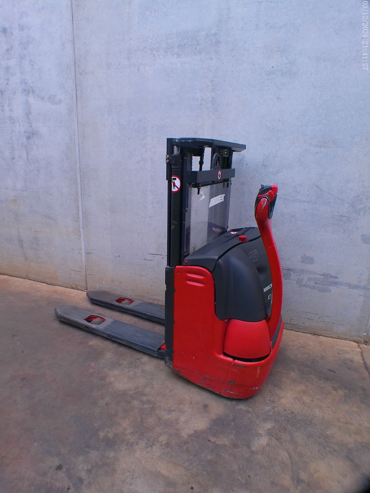 Linde L 10 - Emelőtargoncá: 1 kép. Linde L 10 - Emelőtargoncá: 1 kép.