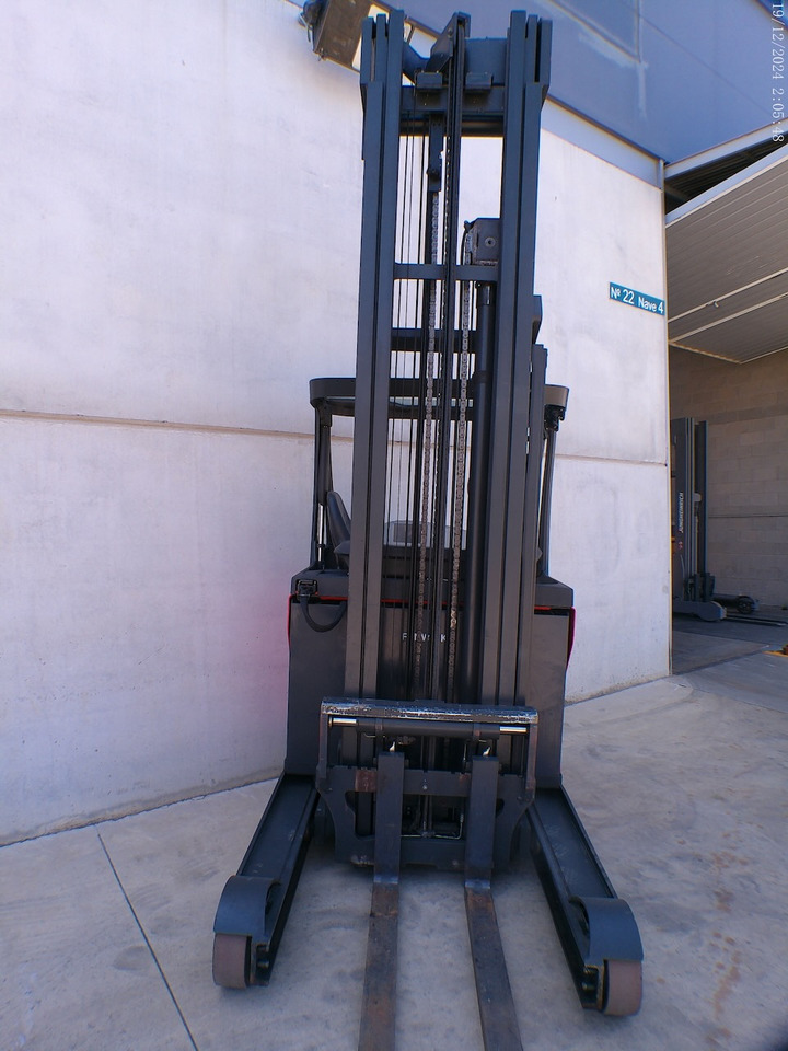 Linde R16-01 - Tolóoszlopos targoncá: 5 kép. Linde R16-01 - Tolóoszlopos targoncá: 5 kép.
