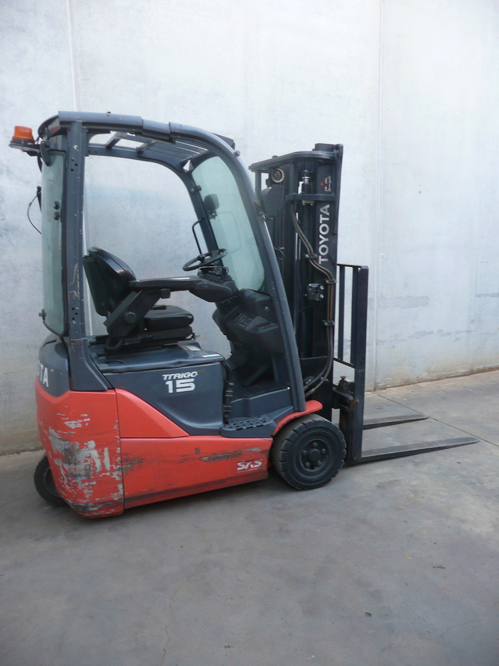 Toyota 8FBE15T - Elektromos targonca: 2 kép. Toyota 8FBE15T - Elektromos targonca: 2 kép.