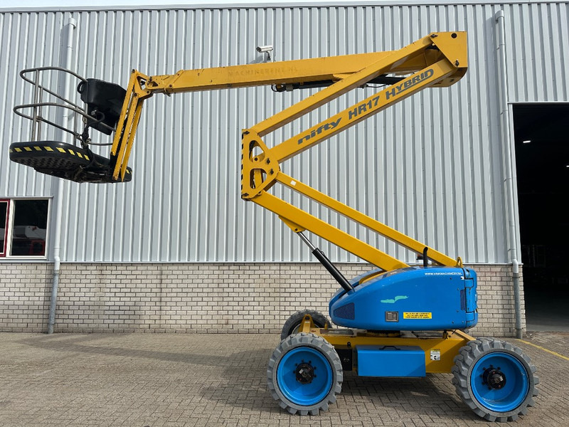 Niftylift HR 17 Hybride 4x4 - Személyemelő: 4 kép. Niftylift HR 17 Hybride 4x4 - Személyemelő: 4 kép.