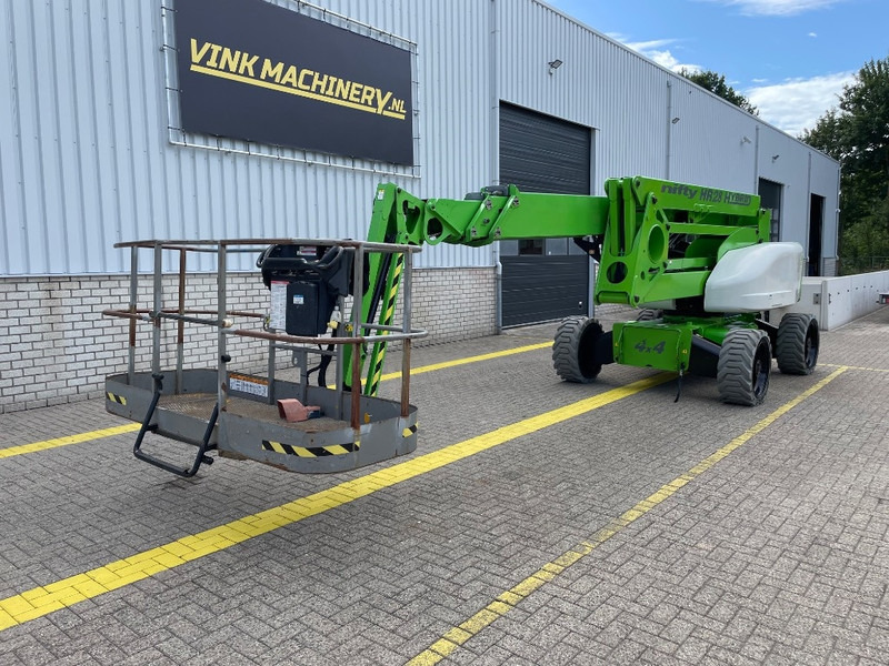 Niftylift HR 28 Hybrid 4x4 - Személyemelő: 2 kép. Niftylift HR 28 Hybrid 4x4 - Személyemelő: 2 kép.
