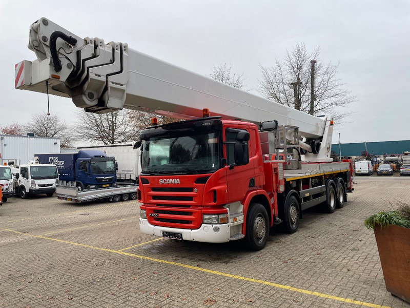 Palfinger WT 700 - Emelőkosaras teherautó: 2 kép. Palfinger WT 700 - Emelőkosaras teherautó: 2 kép.