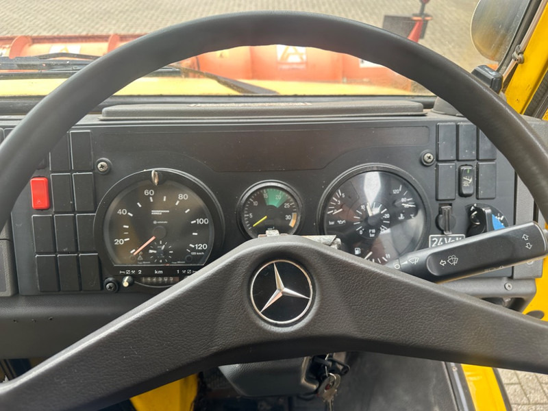 Unimog U1400 Rail - Hóeltakarító gép: 2 kép. Unimog U1400 Rail - Hóeltakarító gép: 2 kép.