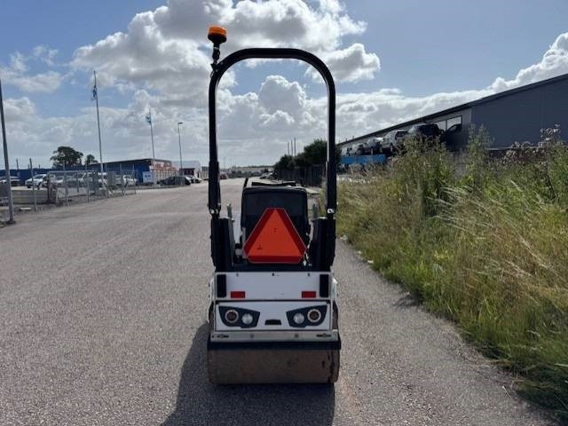 Bomag BW90 AD-5, Vält - Henger: 4 kép. Bomag BW90 AD-5, Vält - Henger: 4 kép.