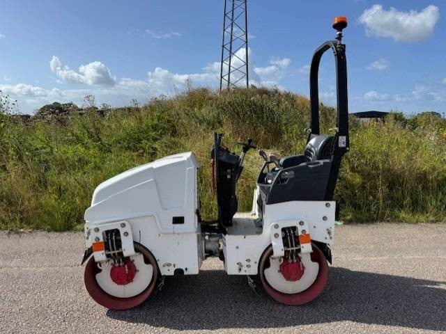 Bomag BW90 AD-5, Vält - Henger: 2 kép. Bomag BW90 AD-5, Vält - Henger: 2 kép.
