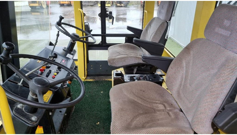 Henger Dynapac CS142, Vält: 10 kép. Henger Dynapac CS142, Vält: 10 kép.