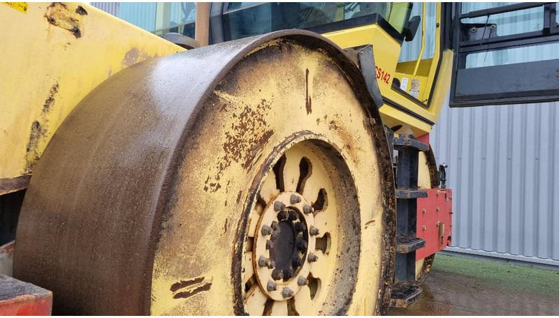 Henger Dynapac CS142, Vält: 12 kép. Henger Dynapac CS142, Vält: 12 kép.