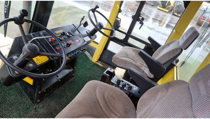 Henger Dynapac CS142, Vält: 6 kép. Henger Dynapac CS142, Vält: 6 kép.