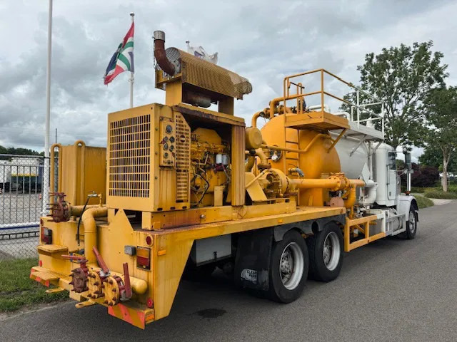 Freightliner 3 AXLE RIGID BODY chassis cabine (levering excl. opbouw) - Alvaz teherautó: 4 kép. Freightliner 3 AXLE RIGID BODY chassis cabine (levering excl. opbouw) - Alvaz teherautó: 4 kép.
