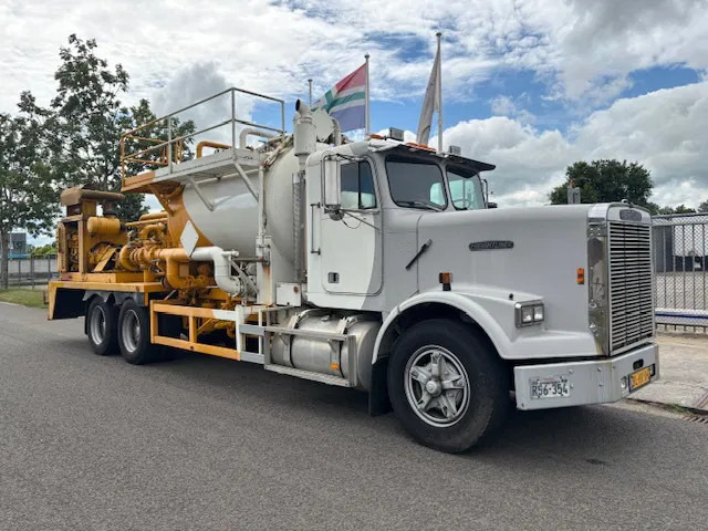 Freightliner 3 AXLE RIGID BODY chassis cabine (levering excl. opbouw) - Alvaz teherautó: 3 kép. Freightliner 3 AXLE RIGID BODY chassis cabine (levering excl. opbouw) - Alvaz teherautó: 3 kép.