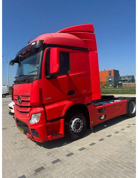 Mercedes-Benz Actros 1836 Euro 6 tractor head MOT Tuv 01-2026 - Nyergesvontató: 1 kép. Mercedes-Benz Actros 1836 Euro 6 tractor head MOT Tuv 01-2026 - Nyergesvontató: 1 kép.