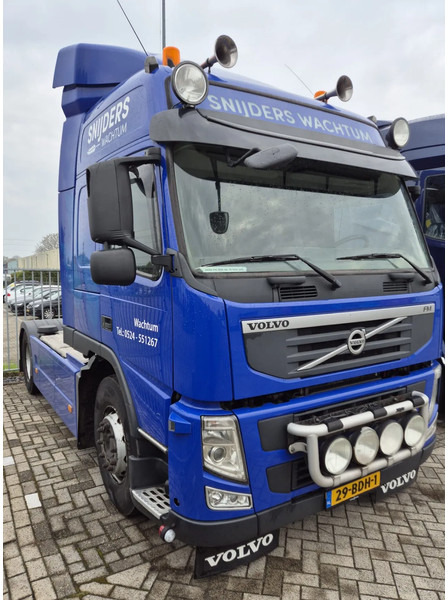 Volvo FM 420 Euro 6 Globetrotter compressor Hydraulic EB chassis - Nyergesvontató: 2 kép. Volvo FM 420 Euro 6 Globetrotter compressor Hydraulic EB chassis - Nyergesvontató: 2 kép.