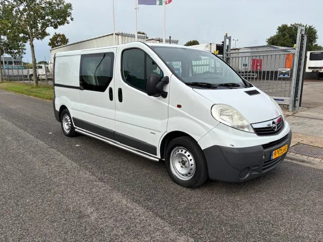 Opel Vivaro 2 2.0Cdti /84kW-E4 crew cab L2H1 - Kis furgon, Duplakabinos kisteherautó: 1 kép. Opel Vivaro 2 2.0Cdti /84kW-E4 crew cab L2H1 - Kis furgon, Duplakabinos kisteherautó: 1 kép.