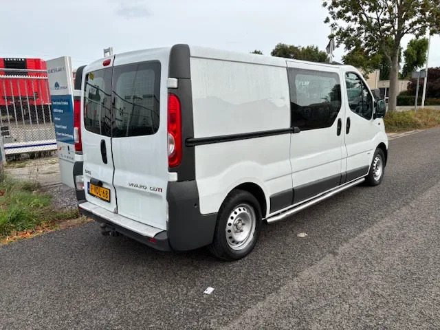 Opel Vivaro 2 2.0Cdti /84kW-E4 crew cab L2H1 - Kis furgon, Duplakabinos kisteherautó: 5 kép. Opel Vivaro 2 2.0Cdti /84kW-E4 crew cab L2H1 - Kis furgon, Duplakabinos kisteherautó: 5 kép.