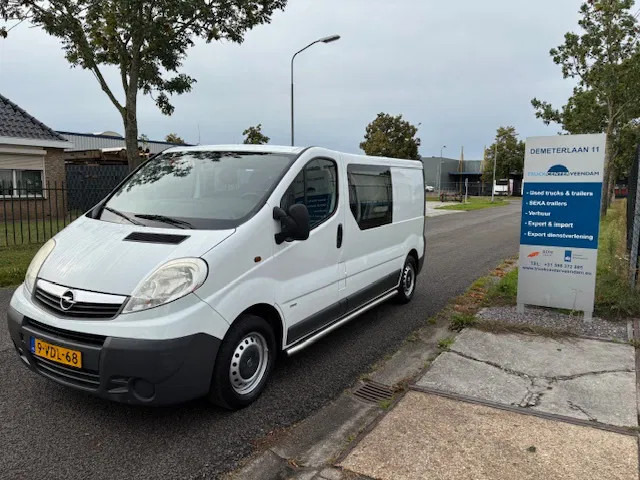 Opel Vivaro 2 2.0Cdti /84kW-E4 crew cab L2H1 - Kis furgon, Duplakabinos kisteherautó: 3 kép. Opel Vivaro 2 2.0Cdti /84kW-E4 crew cab L2H1 - Kis furgon, Duplakabinos kisteherautó: 3 kép.