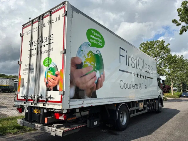 Scania P280 Closed box taillift 2000 kg Fuel CNG ADR 2 units in stock - Dobozos felépítményű teherautó: 4 kép. Scania P280 Closed box taillift 2000 kg Fuel CNG ADR 2 units in stock - Dobozos felépítményű teherautó: 4 kép.