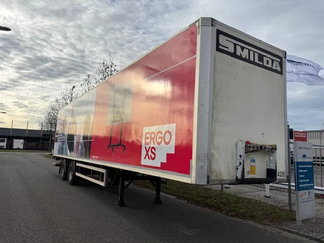 Tracon TRAILERS 2-axle closed box Tridec steering taillift 2 ton - Félpótkocsi dobozos: 3 kép. Tracon TRAILERS 2-axle closed box Tridec steering taillift 2 ton - Félpótkocsi dobozos: 3 kép.