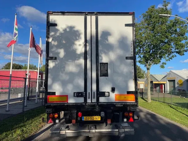 Van Eck UT-3B Steering axle 260 cm insteek Frigo carrier vector UT-3B H= 260 W= 250cm - Félpótkocsi hűtős: 5 kép. Van Eck UT-3B Steering axle 260 cm insteek Frigo carrier vector UT-3B H= 260 W= 250cm - Félpótkocsi hűtős: 5 kép.