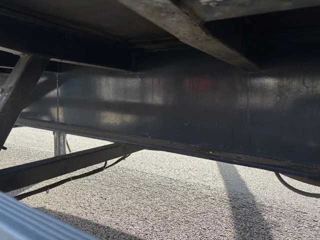 Félpótkocsi dobozos Verem 2 axle trailer combi Closed Box and curtain slider MOT 01-2026: 17 kép. Félpótkocsi dobozos Verem 2 axle trailer combi Closed Box and curtain slider MOT 01-2026: 17 kép.