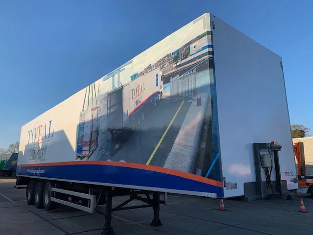 Vogelzang Closed box insulated lift axle MOT 06-2026 TOP Condition - Félpótkocsi dobozos: 1 kép. Vogelzang Closed box insulated lift axle MOT 06-2026 TOP Condition - Félpótkocsi dobozos: 1 kép.