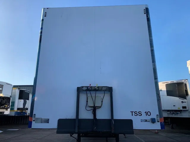 Vogelzang Closed box insulated lift axle MOT 06-2026 TOP Condition - Félpótkocsi dobozos: 2 kép. Vogelzang Closed box insulated lift axle MOT 06-2026 TOP Condition - Félpótkocsi dobozos: 2 kép.